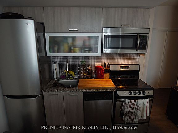 2nd image of 36 Lisgar St #603