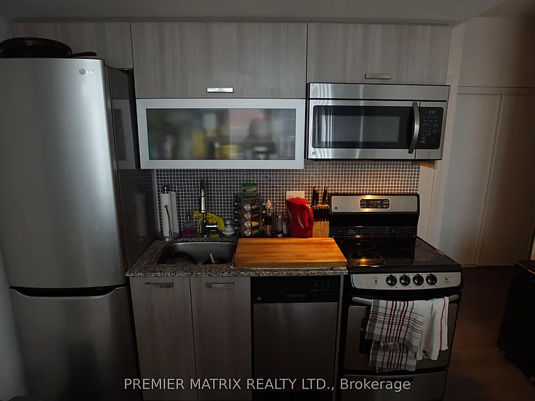 36 Lisgar St #603 — Photo 2