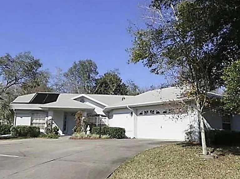 2534 N Brentwood Cir — Photo 1
