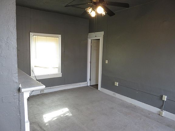5th image of 139 1/2 E Main St #139-1/2