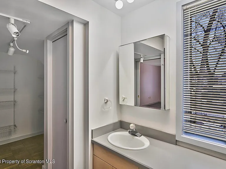 1409 Penn Ave #3 — Photo 49