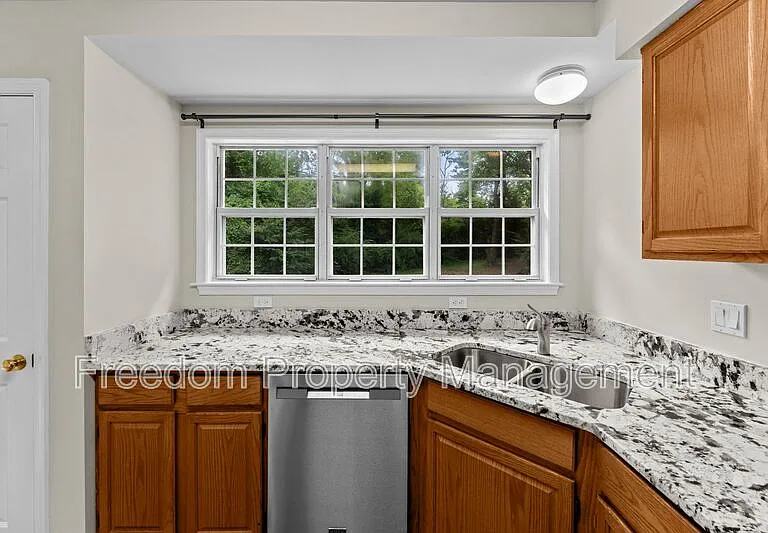 8644 Sanderling Dr — Photo 32