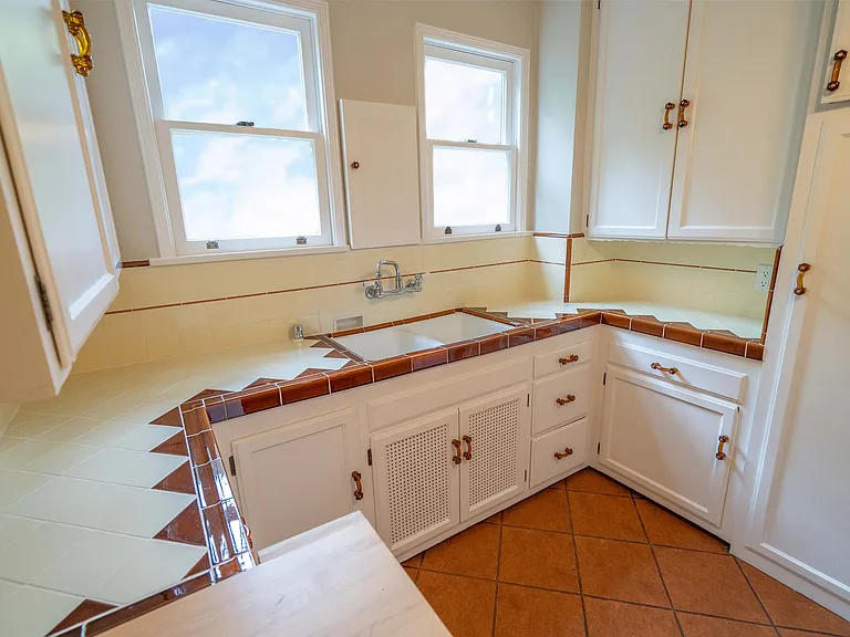 1324 N Alta Vista Blvd #4 — Photo 6