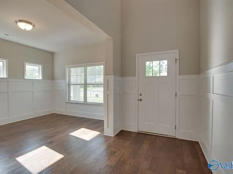 2964 Magnolia Park Dr SE — Photo 2