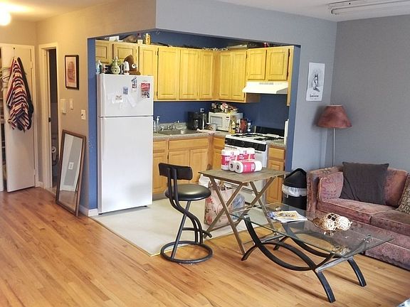 3rd image of 621 Marcy Ave #3R