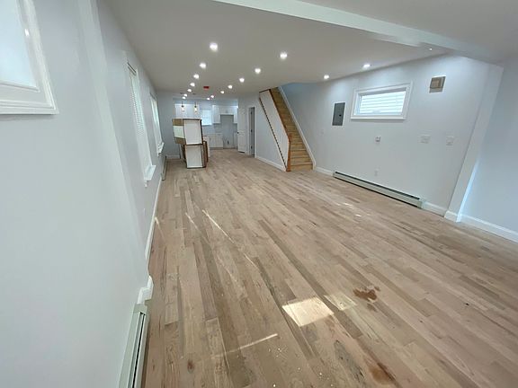 4th image of 4725 Bronx Blvd #Roy