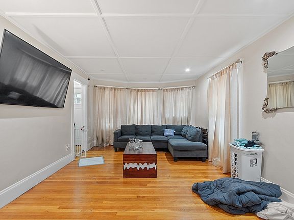 5th image of 48 Saratoga St