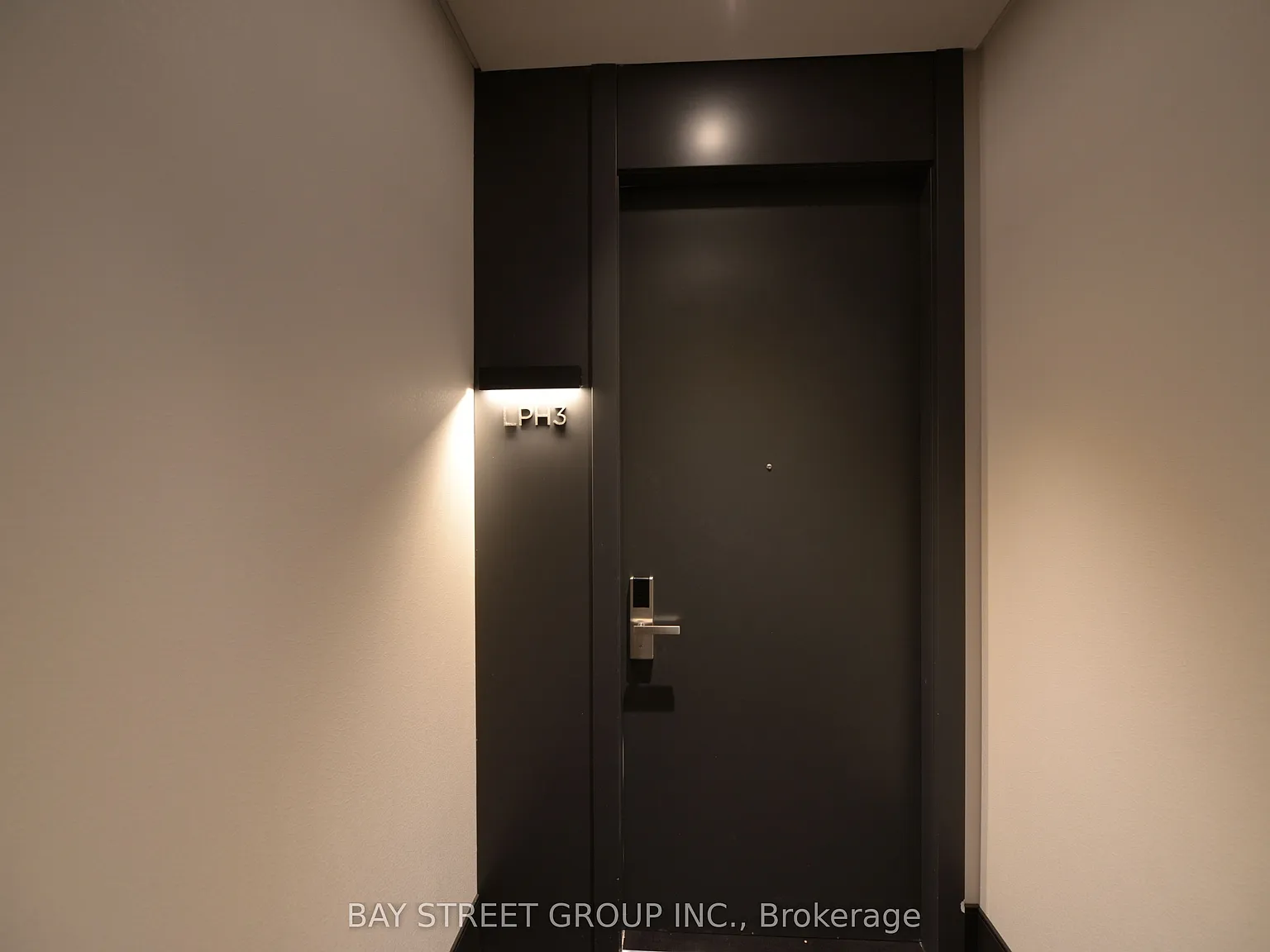 3 bed, $4,500 — Photo 4