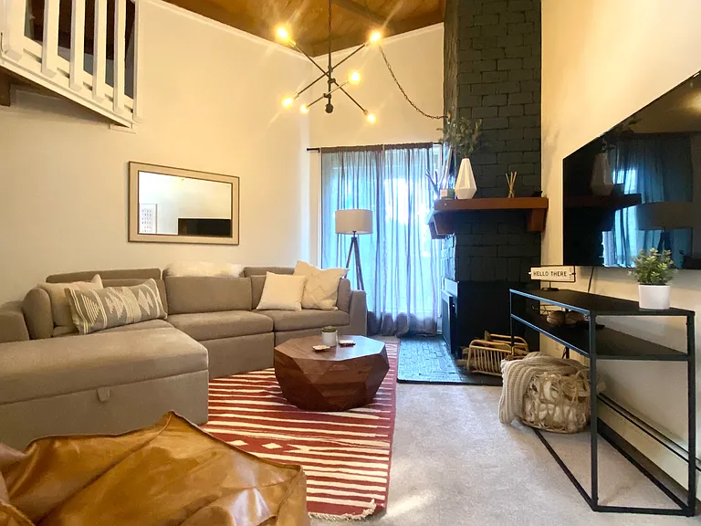 2300 Lodge Pole Cir #306-C — Photo 1