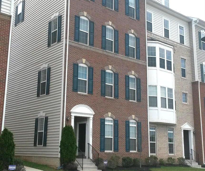 1st image of 43849 Centergate Dr