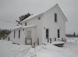 158 Grove St, Cheboygan, MI 49721