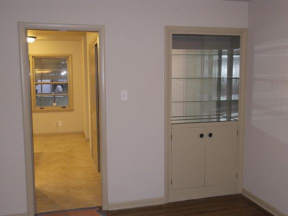 5th image of 701 W 55th Ave