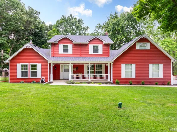 3269 Hixon Rd, Rochester, MI 48306