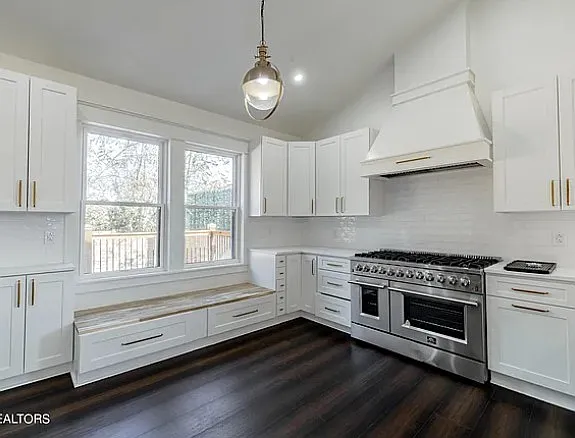 1017 Thompson Pl — Photo 14