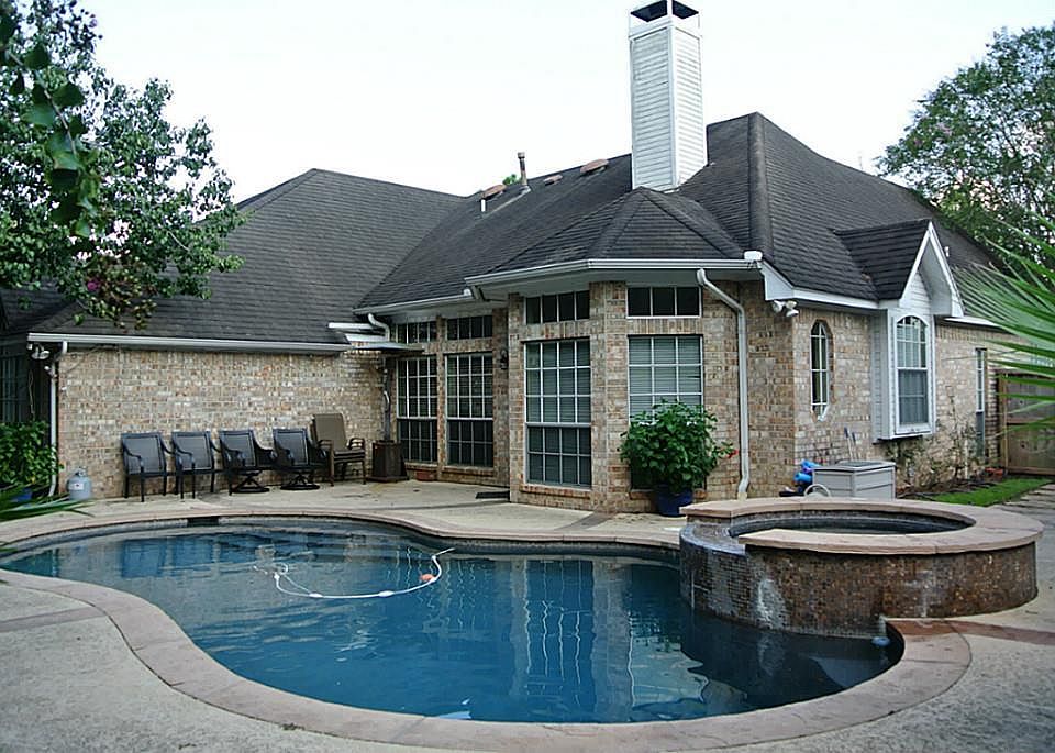1st image of 1135 Knoll Crest Ct