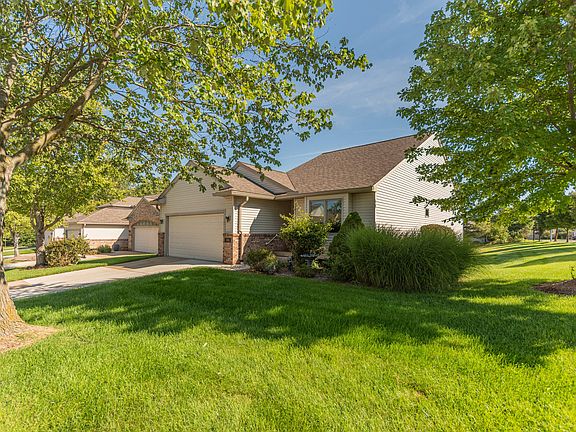 2nd image of 599 Sycamore Cir