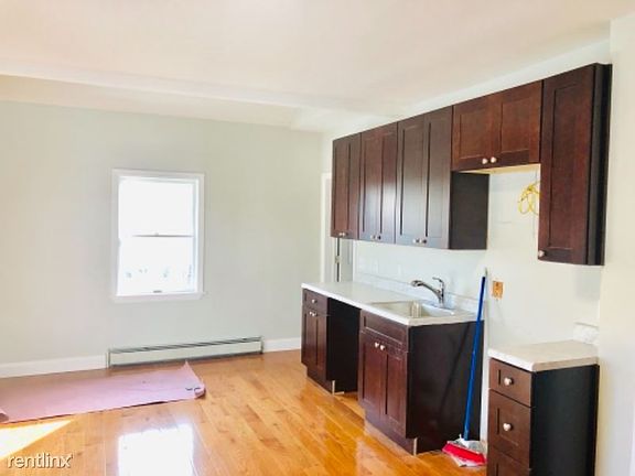 5th image of 16 Lincoln Ave