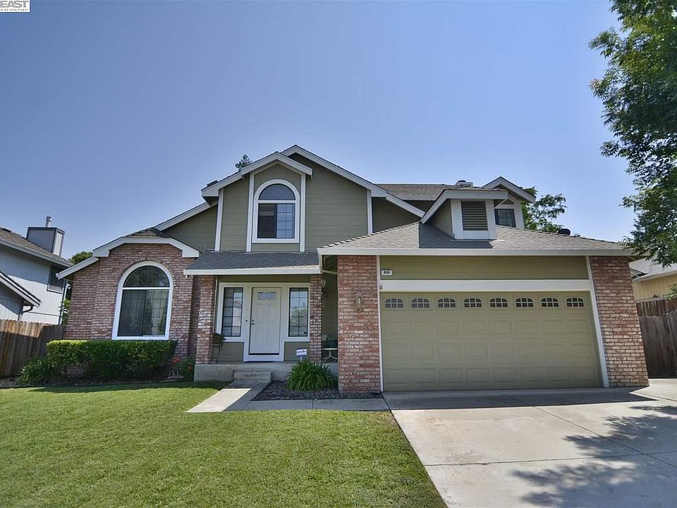 1st image of 804 Bluerock Dr