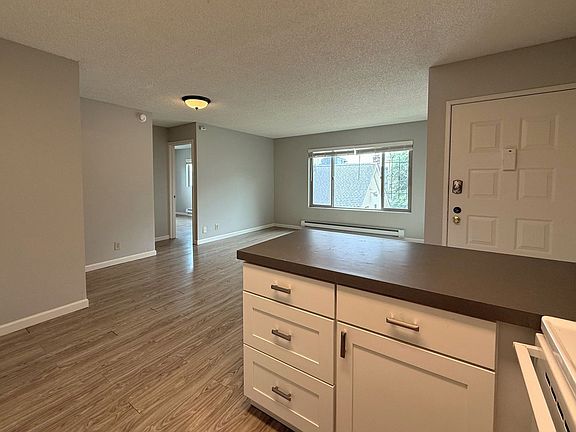 4th image of 410 11th Ave APT 8
