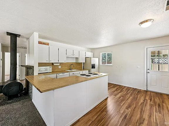 2nd image of 2217 Cornelian Dr #2217