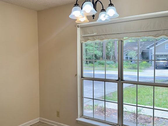 5th image of 109 Waterman Rd