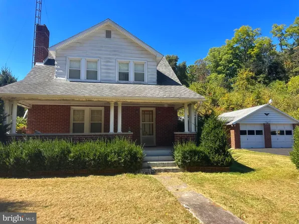 3500 Paw Rd, Paw Paw, WV 25434