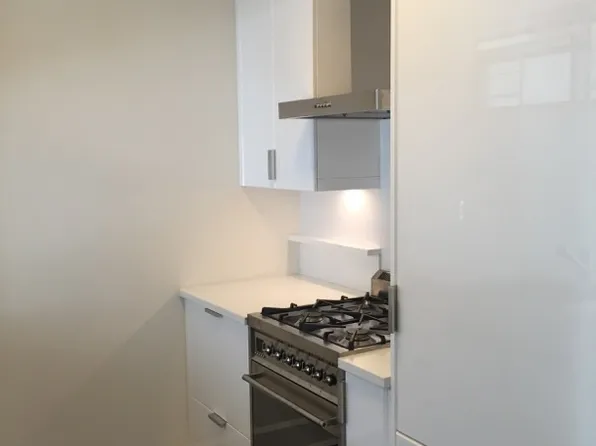 60 Riverside Boulevard image 1 of 9