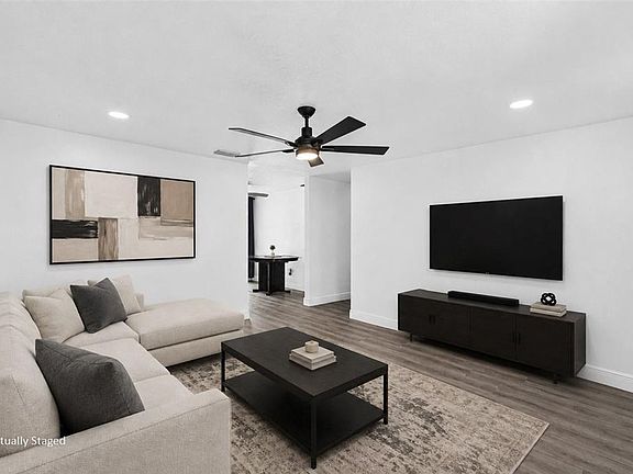 4th image of 8253 GREENLEAF CIRCLE