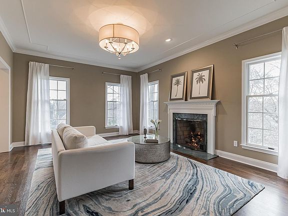 4th image of 8 Tunbridge Ln