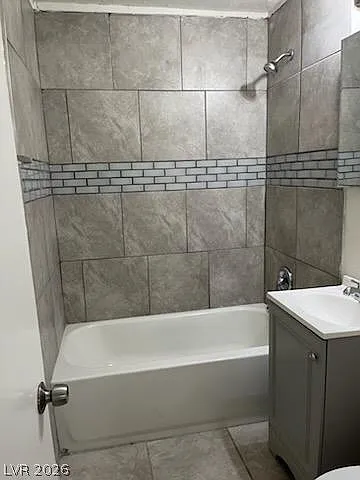 2 bed, 1.0 bath, 3336 sqft, $925 — Photo 4