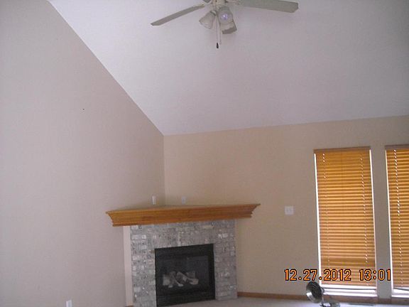 5th image of 728 SW Ginger Hill Dr