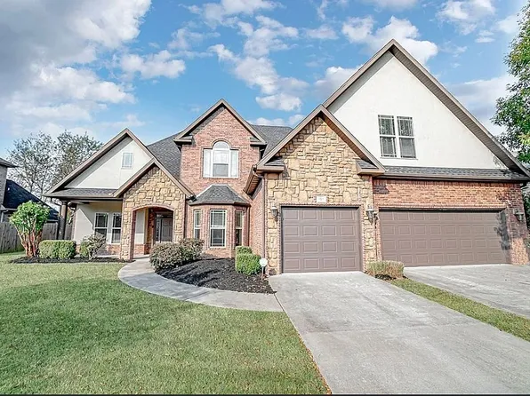 1311 S Pinnacle Dr, Fayetteville, AR 72701