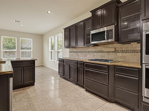 3rd image of 736 Somerset Landing Ln