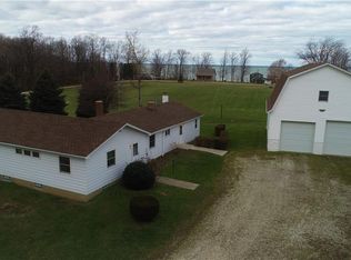 11640 Lake Rd, North East, PA 16428