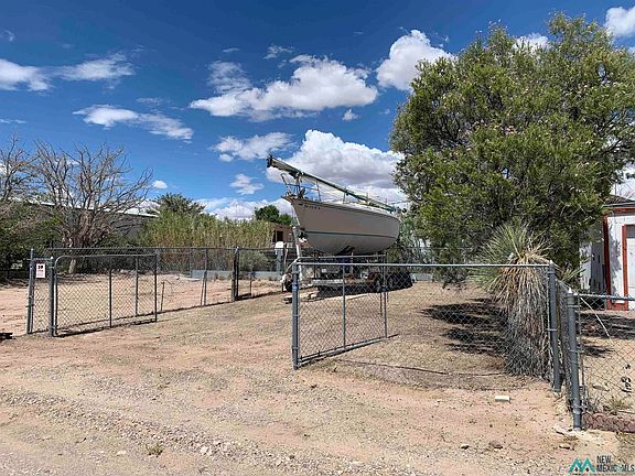 3rd image of 327 Mescal Dr