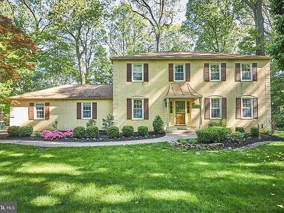 5th image of 806 Lisadell Dr