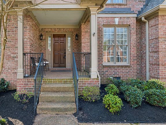 4th image of 317 Julianna Cir