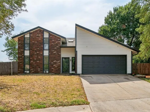 824 Lakeside Cir, Edmond, OK 73012