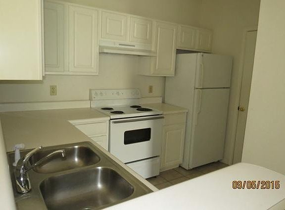 3rd image of 1600 Long Grove Dr Unit 1325
