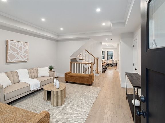 2nd image of 140 Pearl St #140