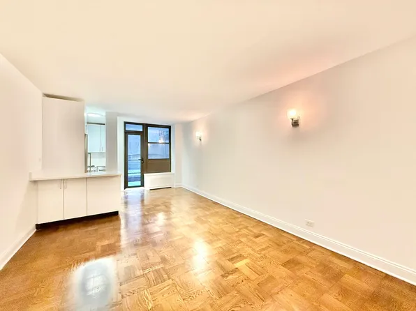 165 East 35th Street image 1 of 8