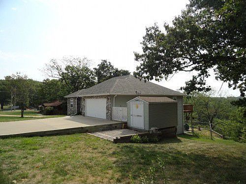 3rd image of 3 Shamrock Way