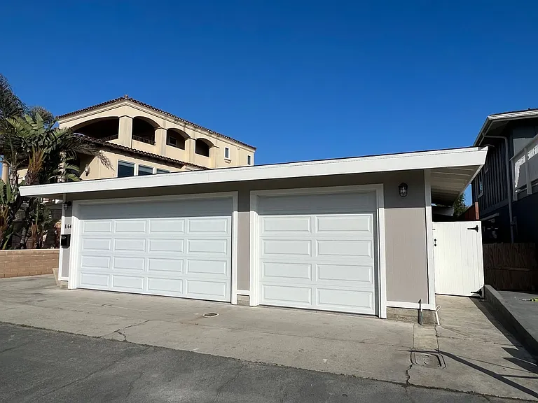 1164 Shelburn Ln — Photo 1