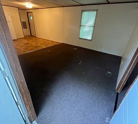 3rd image of 119 Alexander Ln