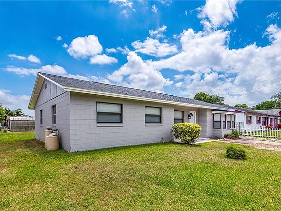 3rd image of 4773 Piedmont Ct