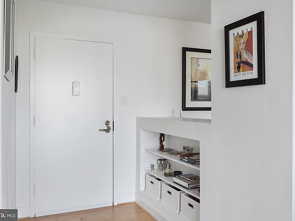 5th image of 501 Slaters Ln APT 703