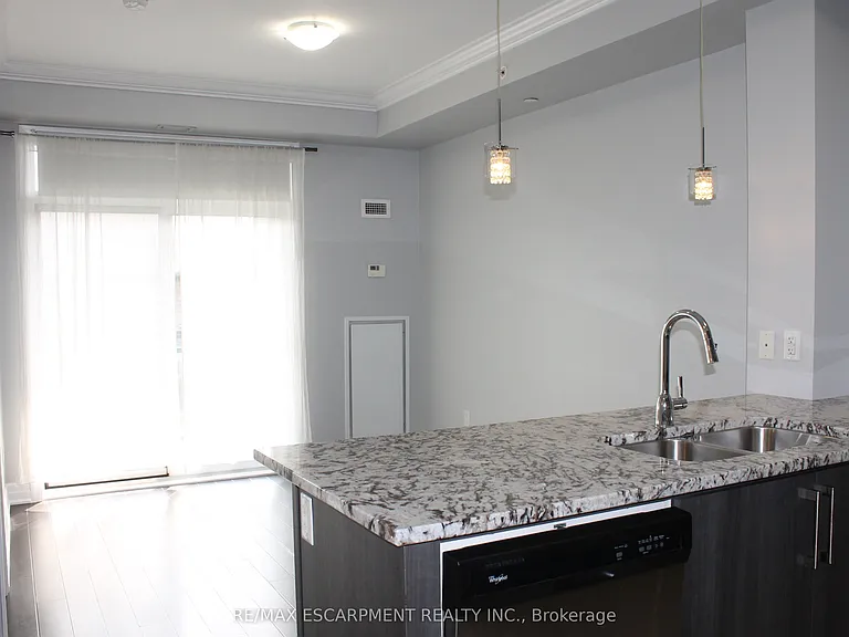 35 Southshore Cres #316 — Photo 9