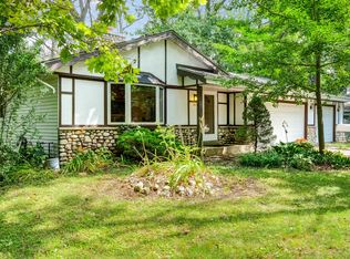 6527 N Tichigan Rd, Waterford, WI 53185