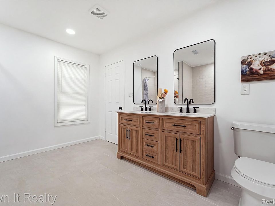 16803 Lawton St, photo 27
