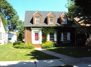 1226 Edgcumbe Rd, Saint Paul, MN 55105